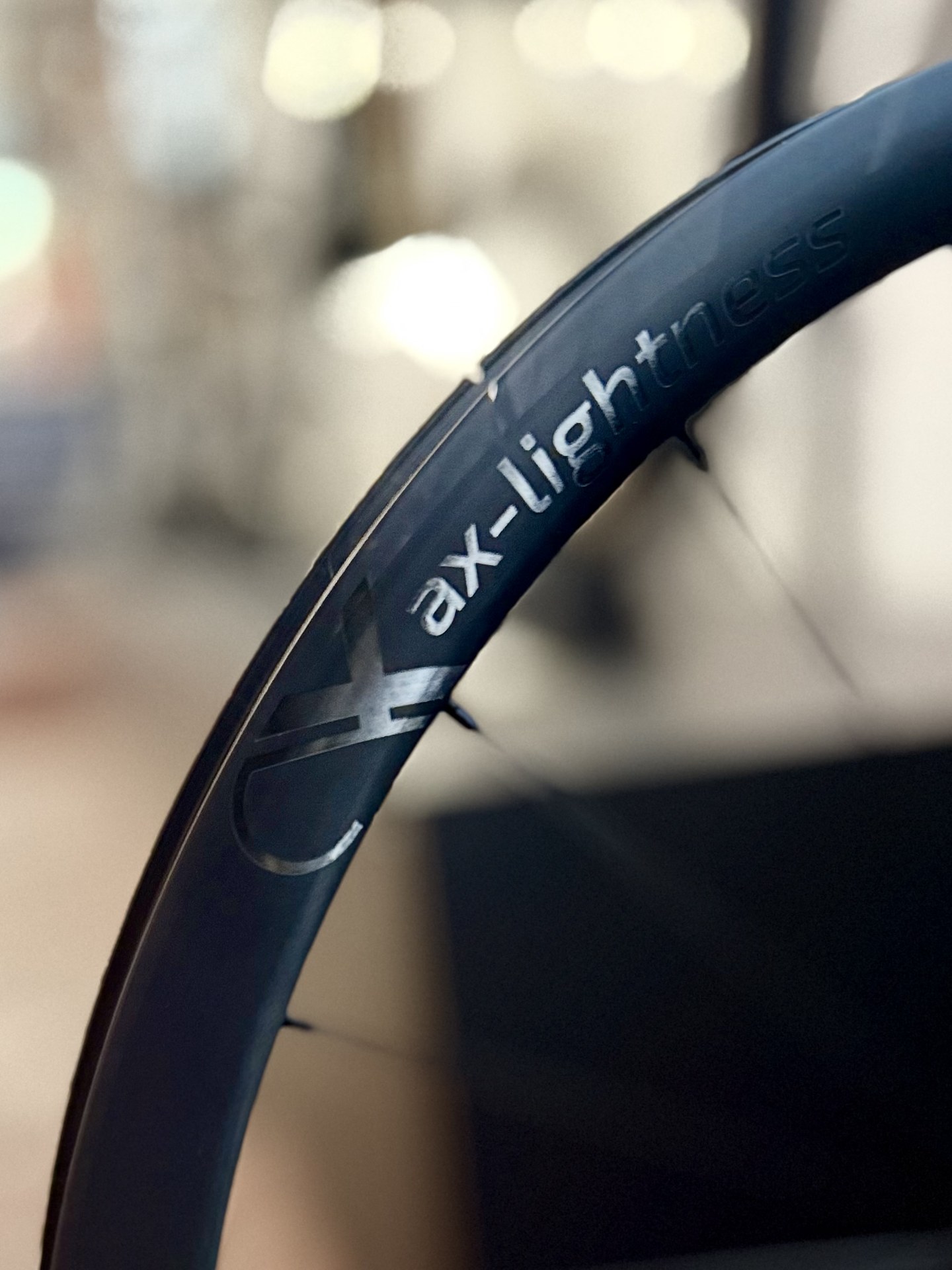 ax-lightness AXAC3 Carbon-Cockpit – integrierte Lenker-Vorbau-Einheit mit Computer-Halter